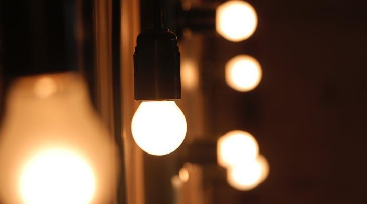 Alexa Compatible Smart Bulbs Buying Guide-LUMIMAN